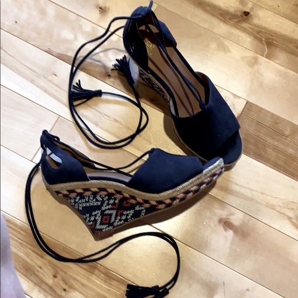 Wedge heel shoes - Picture 1 of 2